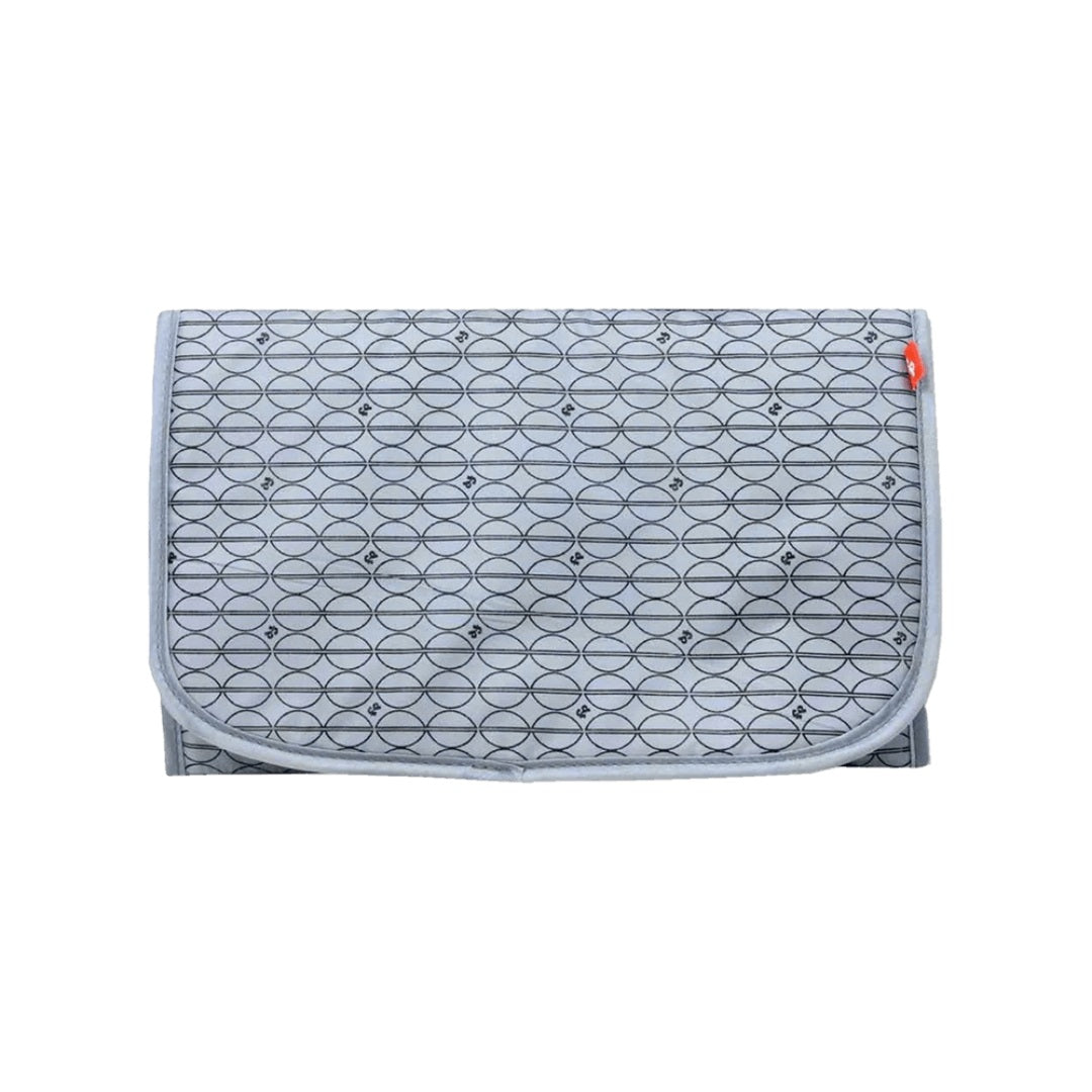 Pañalera Tipo Morral + Cambiador Fisher Price Loop Pack Negro